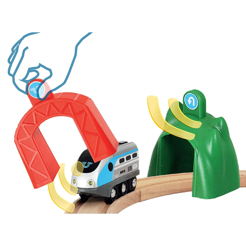 BRIO Smart Tech - Smart Engine with Action Tunnels