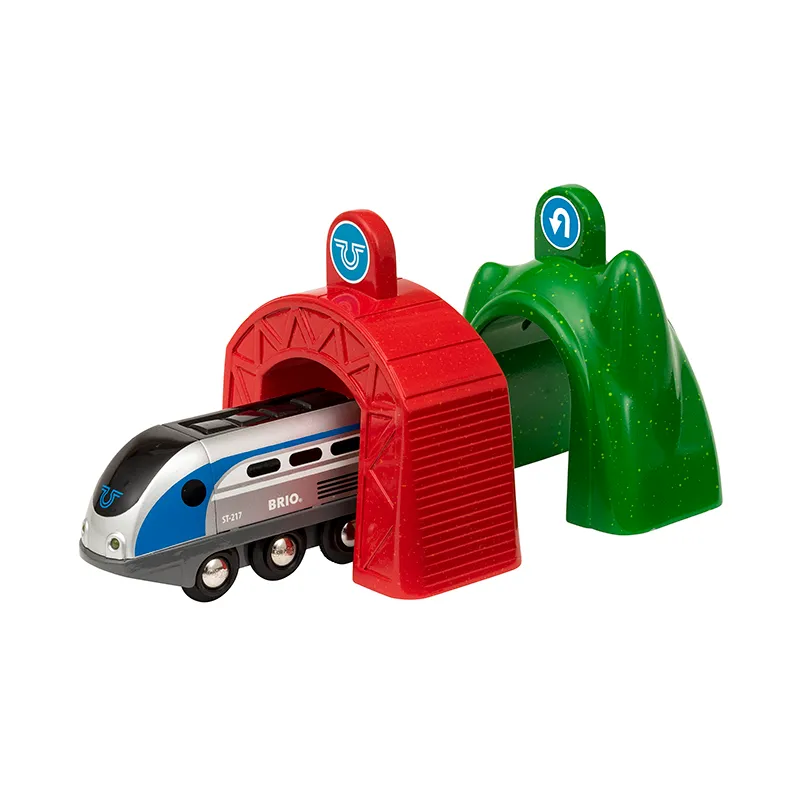 BRIO Smart Tech - Smart Engine with Action Tunnels