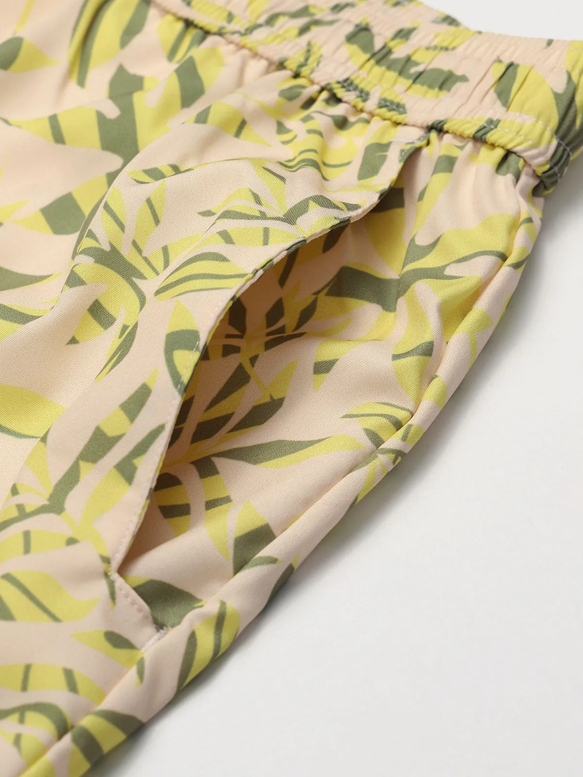 The Banana Leaves Beach Men's 5" Swimming Trunks
